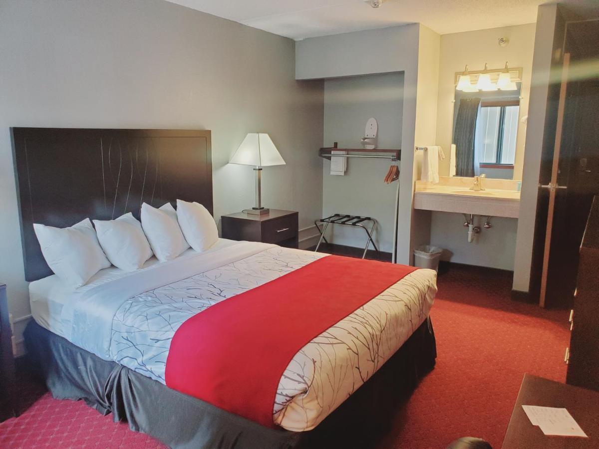 Blackstone Lodge And Suites Lead Eksteriør billede