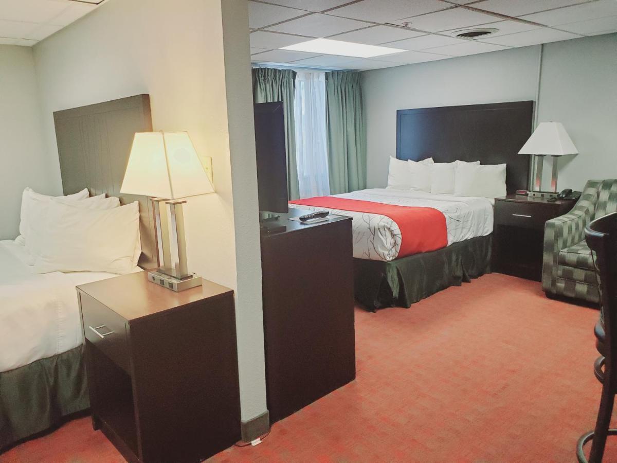 Blackstone Lodge And Suites Lead Eksteriør billede