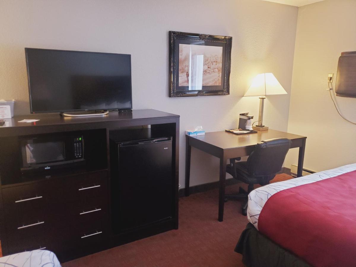 Blackstone Lodge And Suites Lead Eksteriør billede